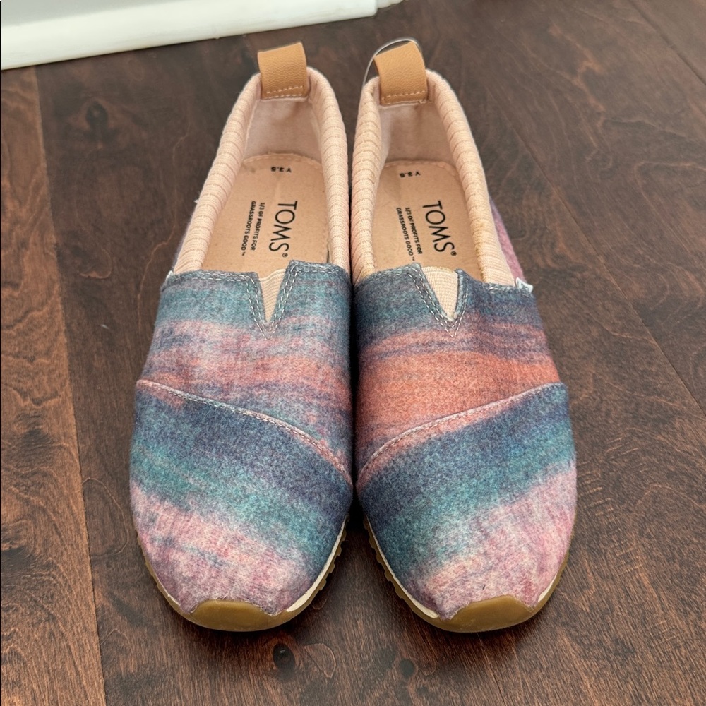 TOMS Girls Casual Slip-on Classic Style Shoes Fashion Comfy, Pink Blue sz 3.5